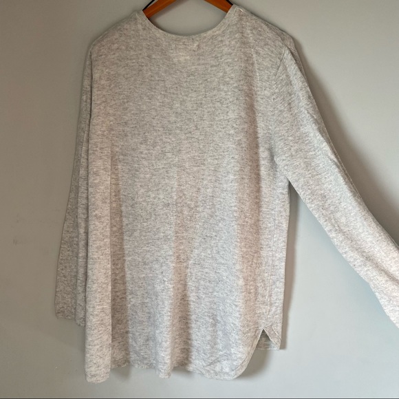 H&M Wool Blend Deep V Sweater - Picture 2 of 4